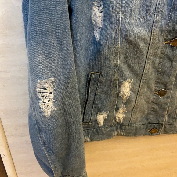 Ci Sono Distressed Jean Denim Jacket. - Picture 15 of 16
